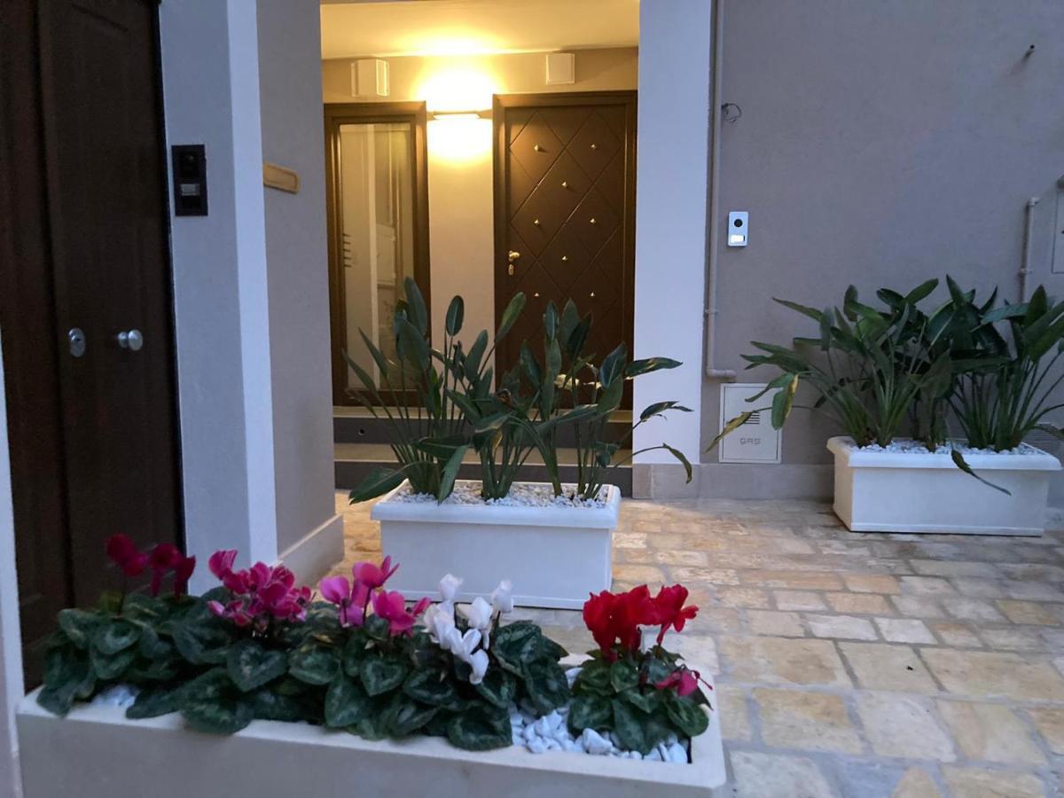 Suite & Spa Via Veneto Монополи Экстерьер фото